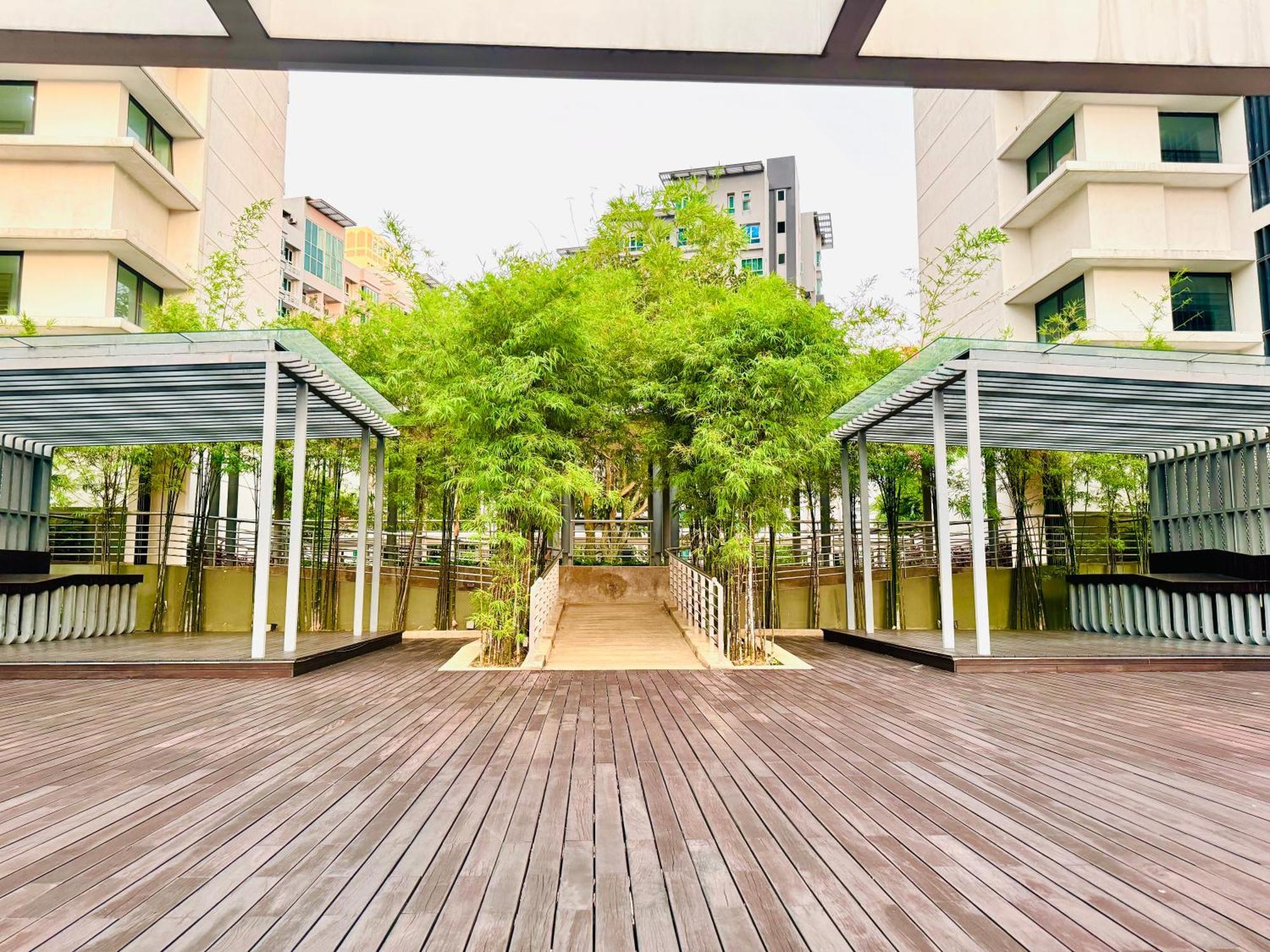 Velocity Residence At Sunway Mall Куала Лумпур Екстериор снимка