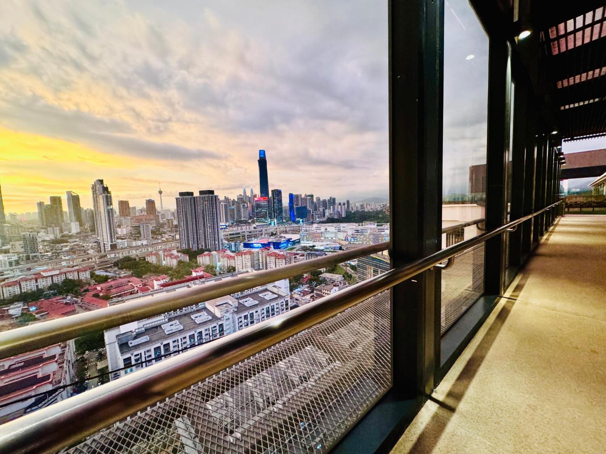 Velocity Residence At Sunway Mall Куала Лумпур Екстериор снимка